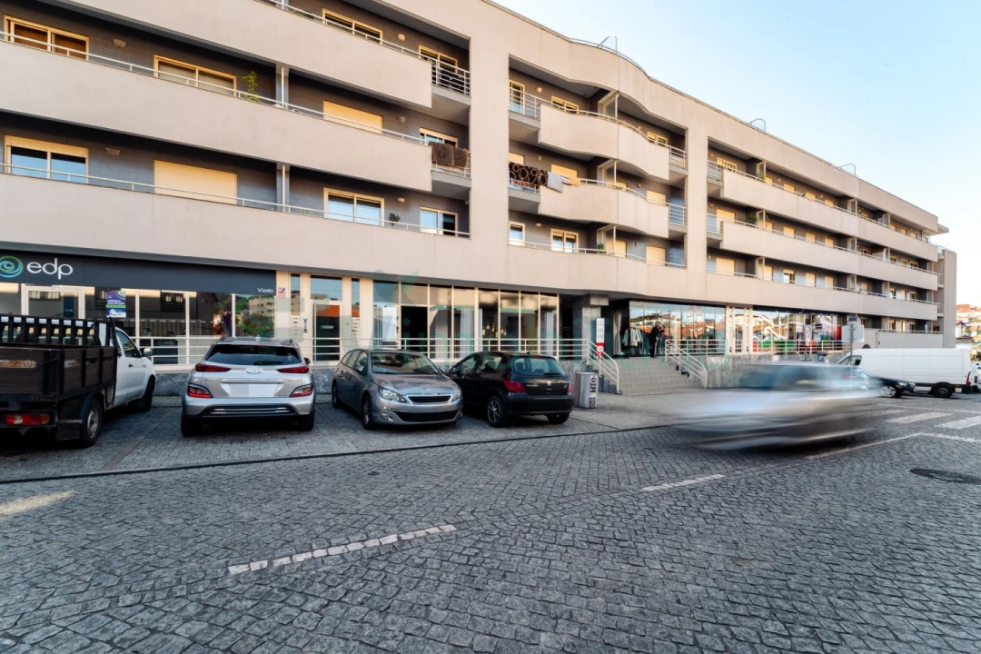 Loja para Arrendamento em Caldas de Vizela (São Miguel e São João) Foto 5