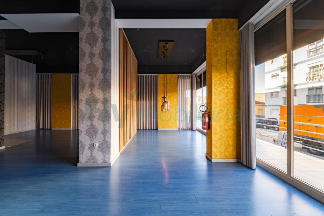 Loja para Arrendamento em Caldas de Vizela (São Miguel e São João) Foto 8