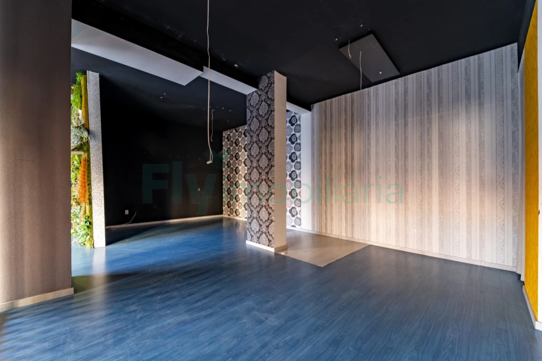 Loja para Arrendamento em Caldas de Vizela (São Miguel e São João) Foto 16