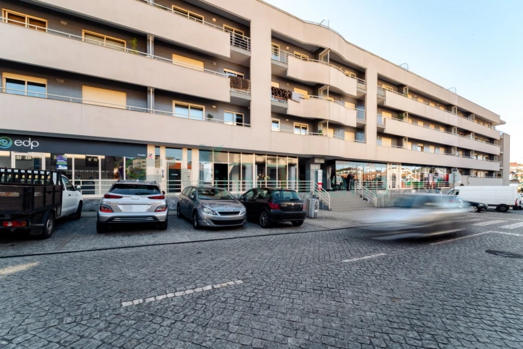 Loja para Arrendamento em Caldas de Vizela (São Miguel e São João) Foto 5