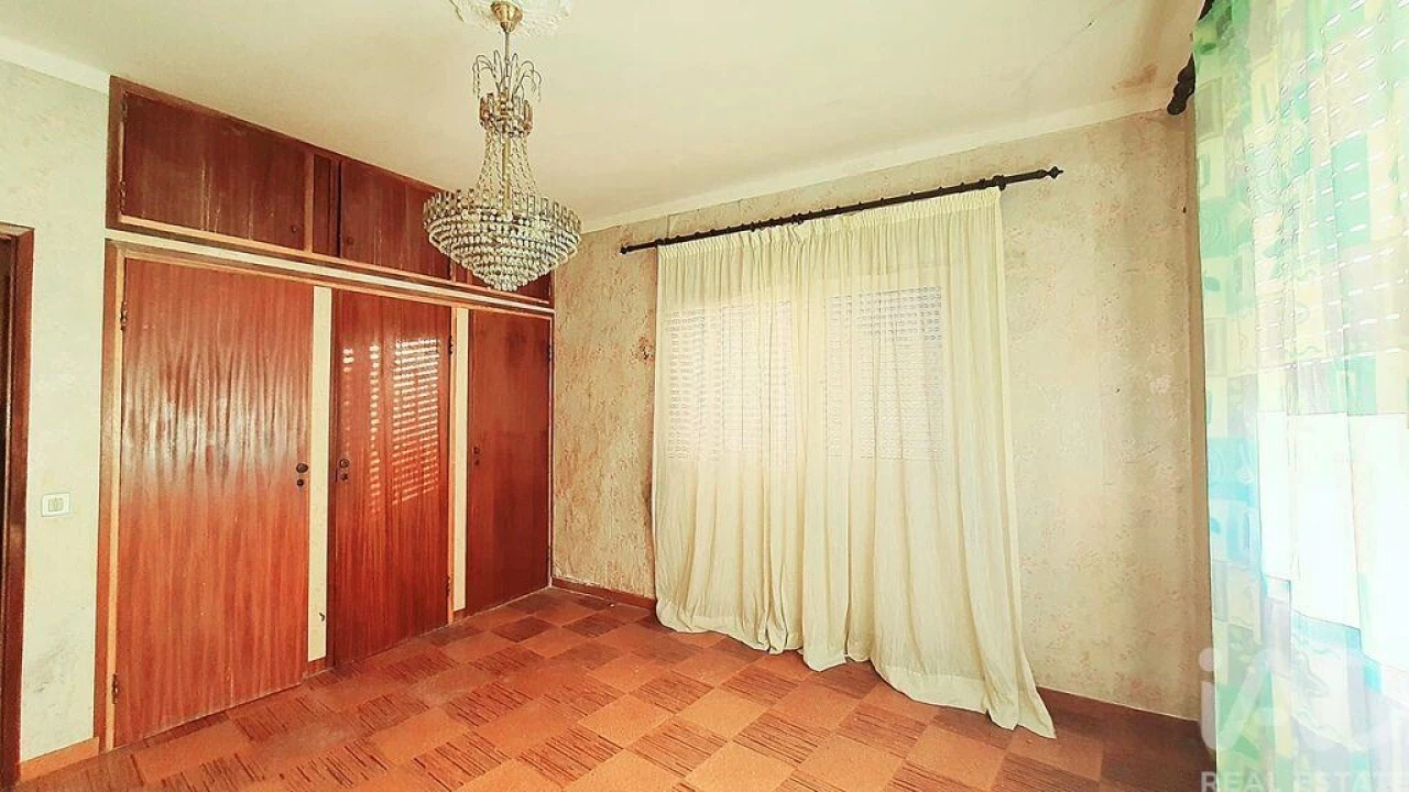 Moradia T6 para Venda em Espírito Santo, Nossa Senhora da Graça e São Simão Foto 11