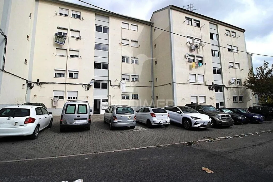 Apartamento T3 para Venda em Laranjeiro e Feijó Foto 1