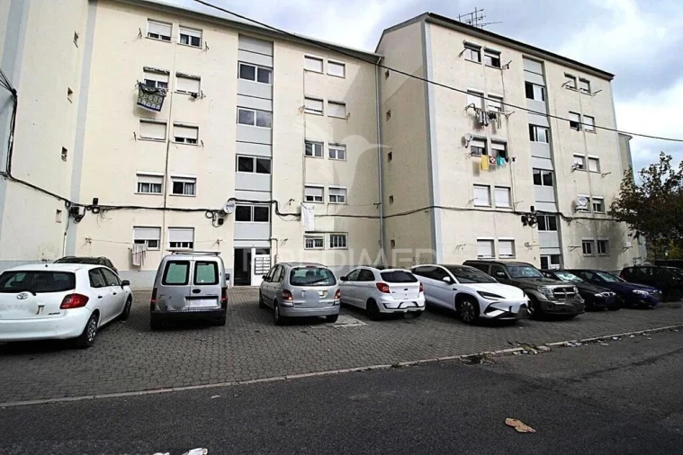 Apartamento T3 para Venda em Laranjeiro e Feijó Foto 1