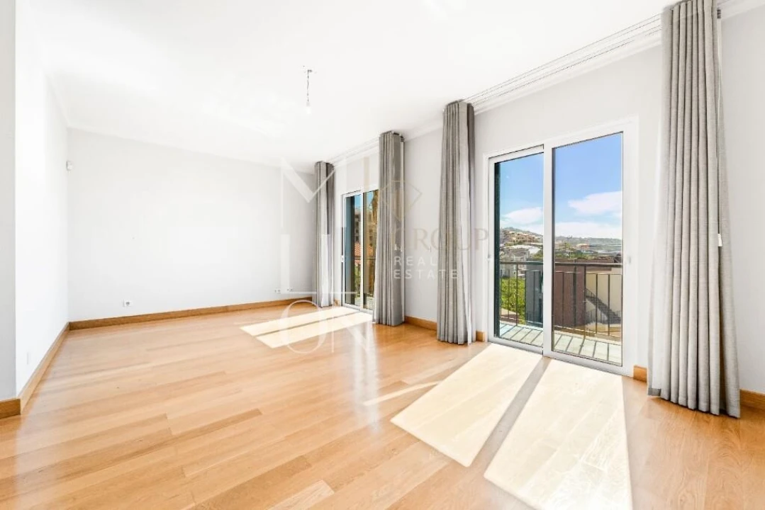 Moradia T4 para Venda em Camara de Lobos Foto 44