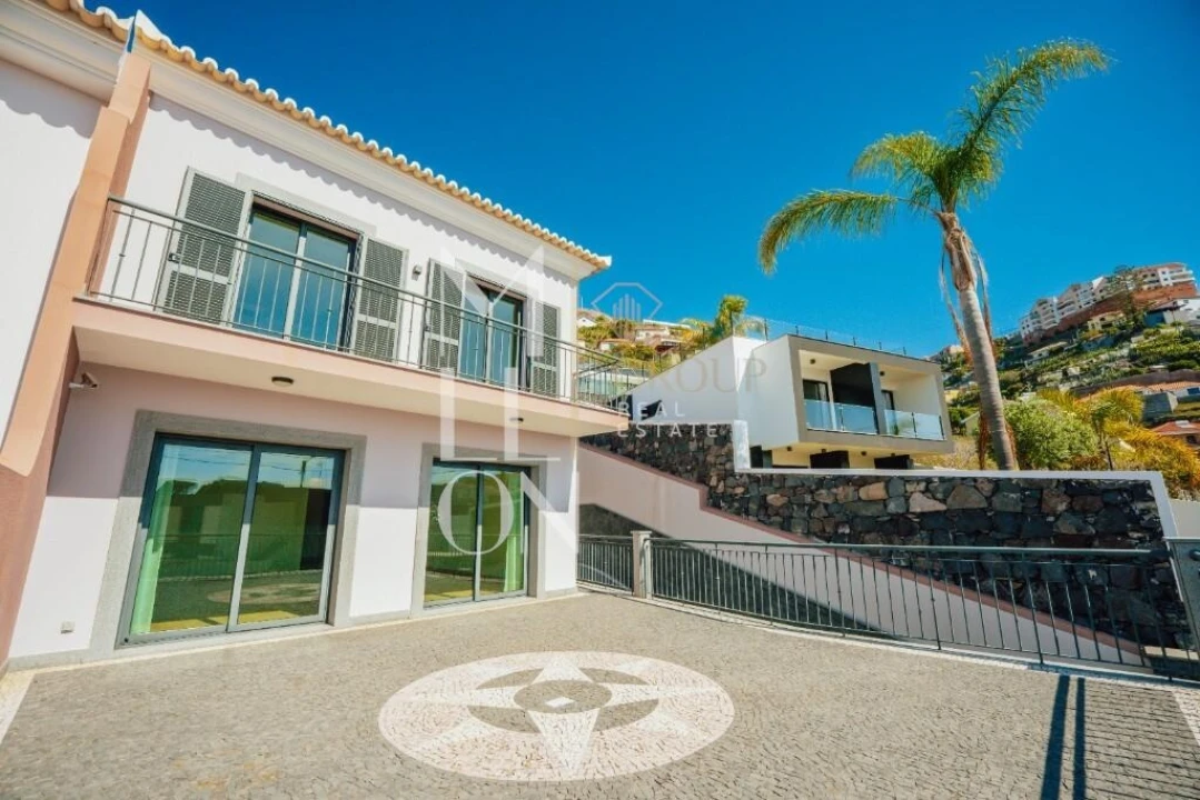 Moradia T4 para Venda em Camara de Lobos Foto 10