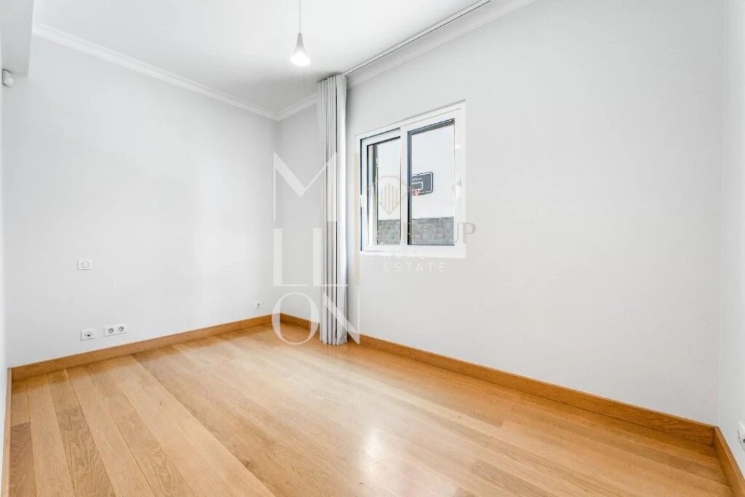 Moradia T4 para Venda em Camara de Lobos Foto 18