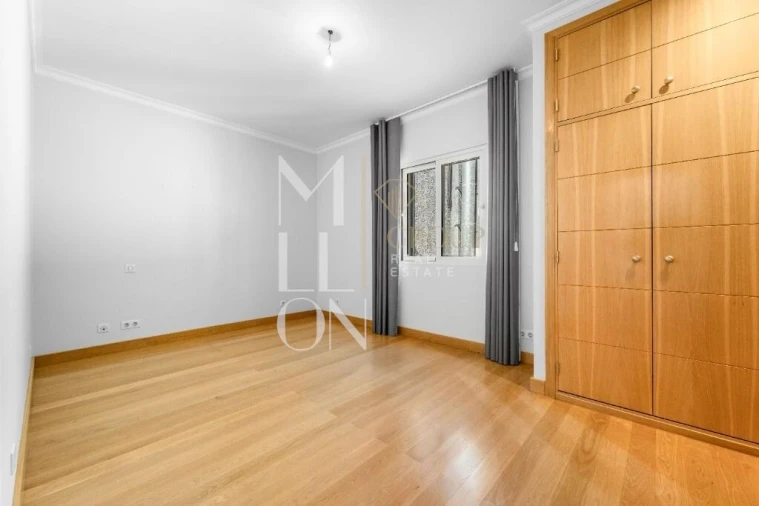 Moradia T4 para Venda em Camara de Lobos Foto 40