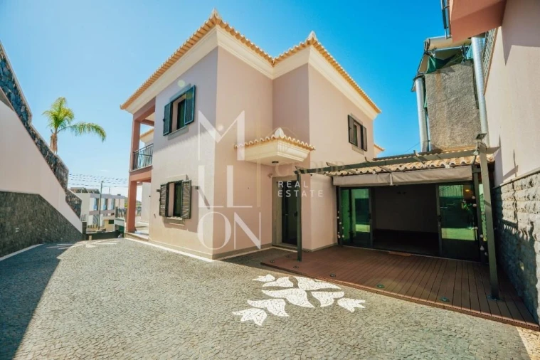 Moradia T4 para Venda em Camara de Lobos Foto 57