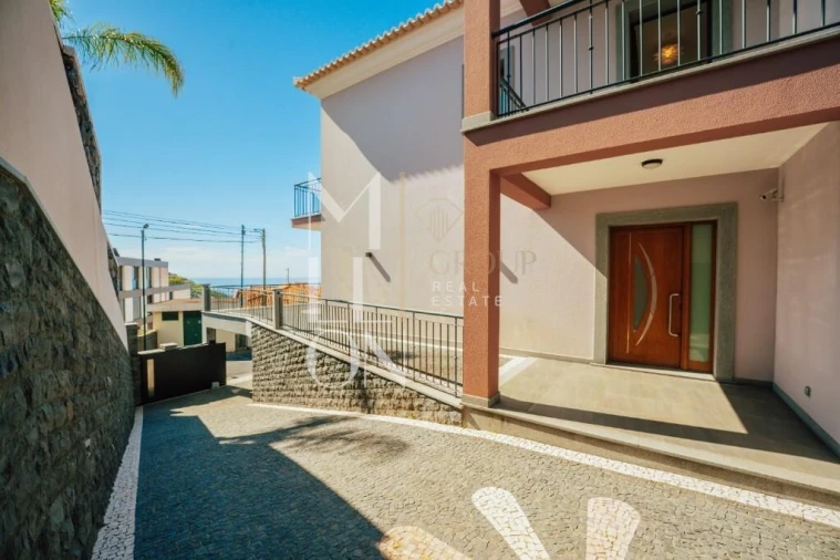 Moradia T4 para Venda em Camara de Lobos Foto 53