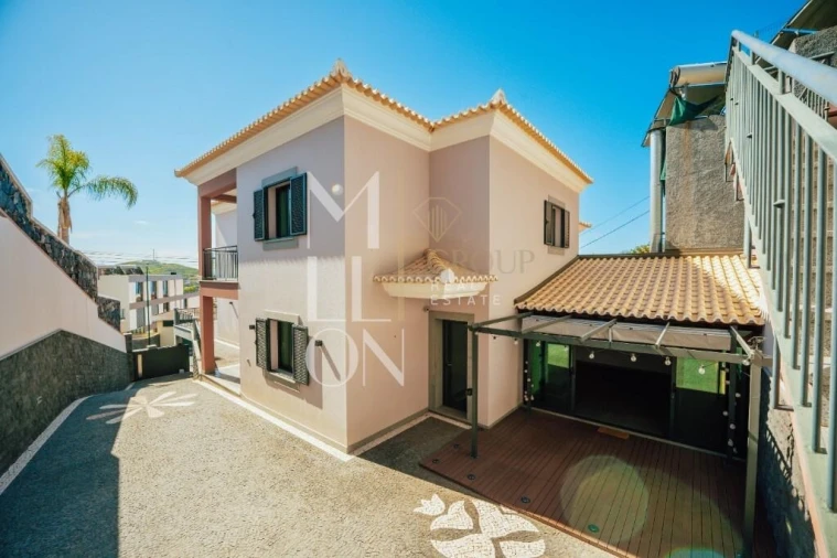 Moradia T4 para Venda em Camara de Lobos