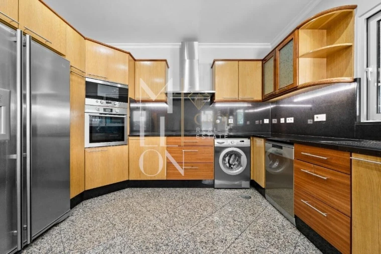 Moradia T4 para Venda em Camara de Lobos Foto 32