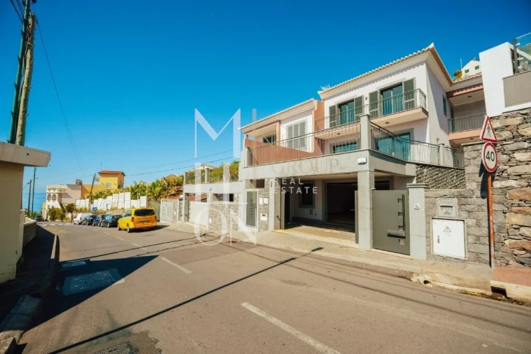 Moradia T4 para Venda em Camara de Lobos Foto 15