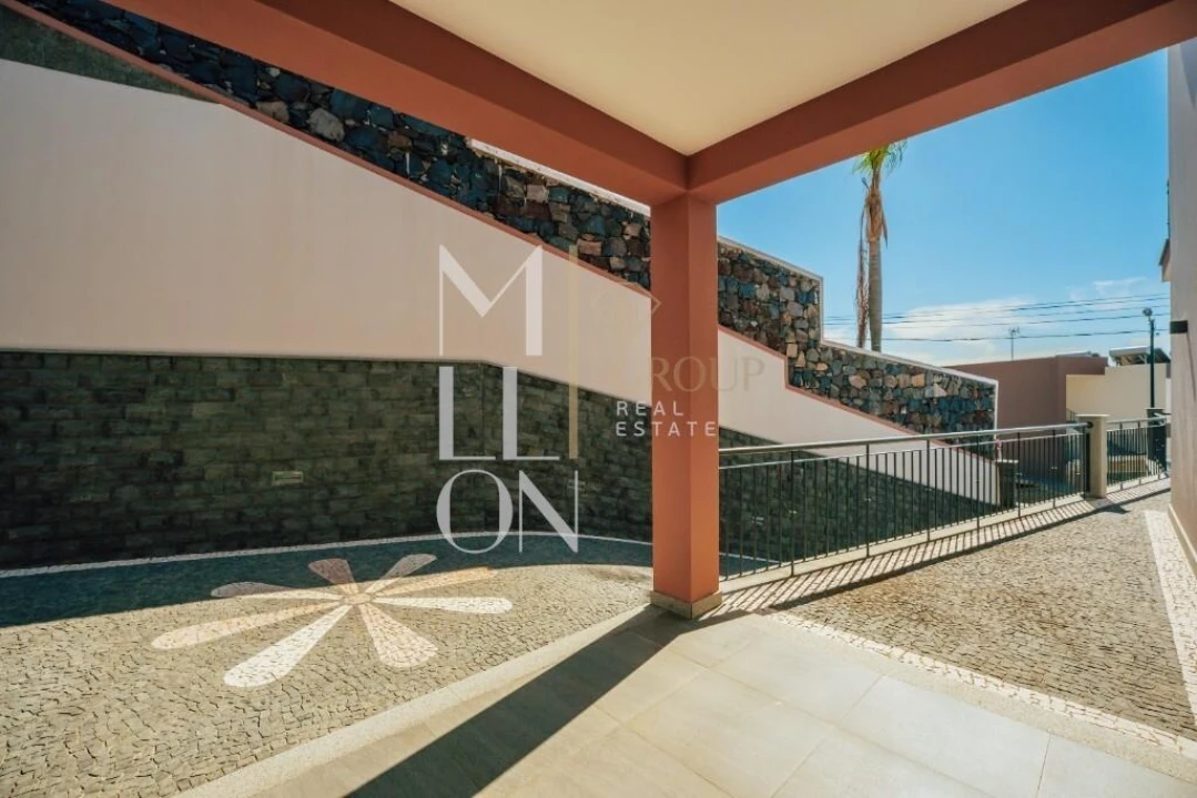 Moradia T4 para Venda em Camara de Lobos Foto 52