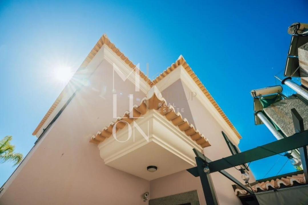 Moradia T4 para Venda em Camara de Lobos Foto 7