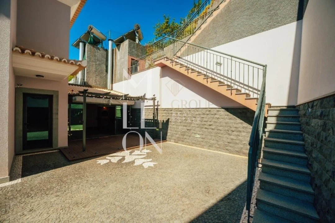 Moradia T4 para Venda em Camara de Lobos Foto 55