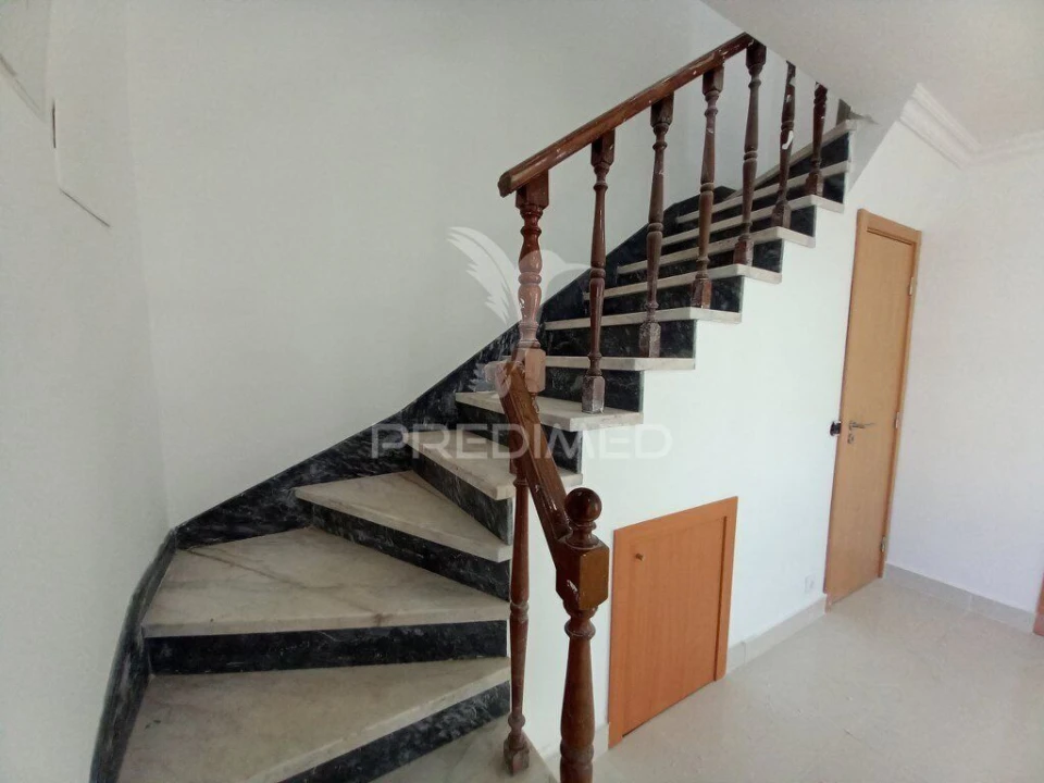 Moradia T6 para Venda em Carcavelos e Parede Foto 19