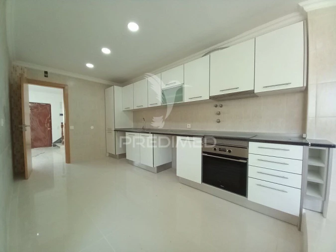 Moradia T6 para Venda em Carcavelos e Parede Foto 16