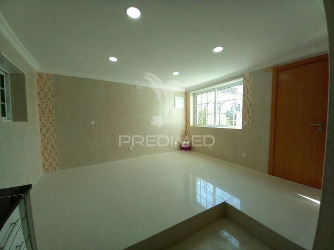 Moradia T6 para Venda em Carcavelos e Parede Foto 12