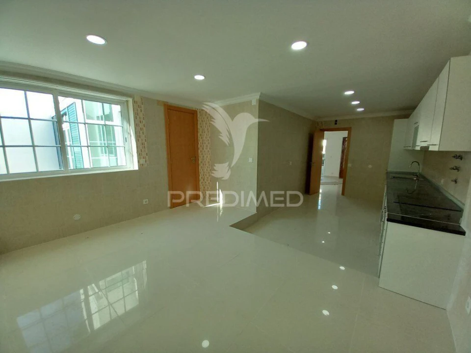 Moradia T6 para Venda em Carcavelos e Parede Foto 14
