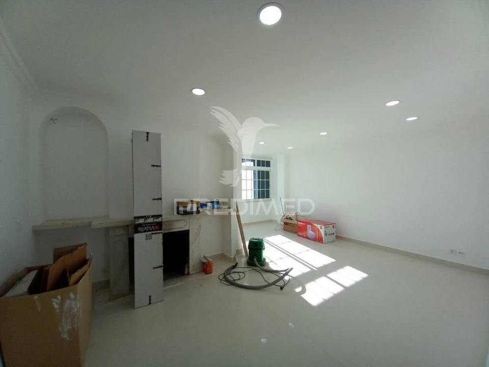 Moradia T6 para Venda em Carcavelos e Parede Foto 4