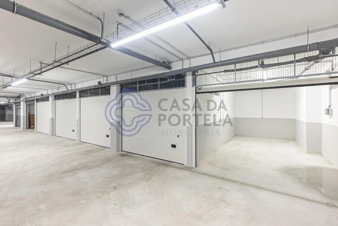 Apartamento T2 para Venda em Santa Maria de Lamas Foto 2