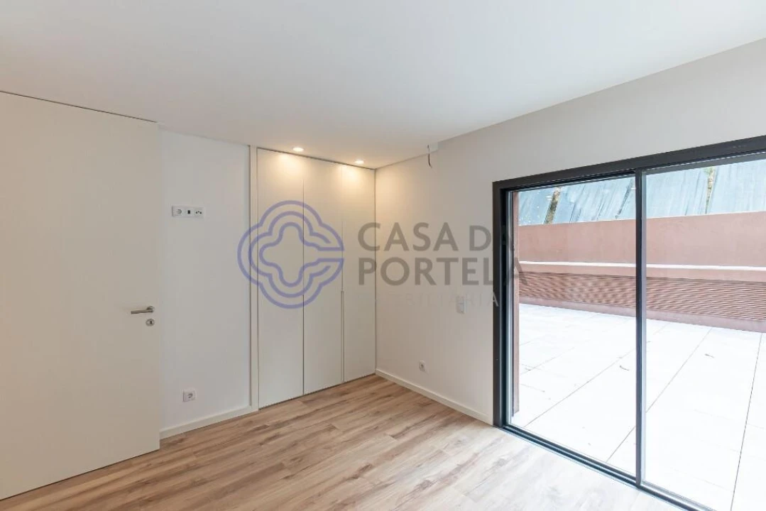 Apartamento T2 para Venda em Santa Maria de Lamas Foto 4