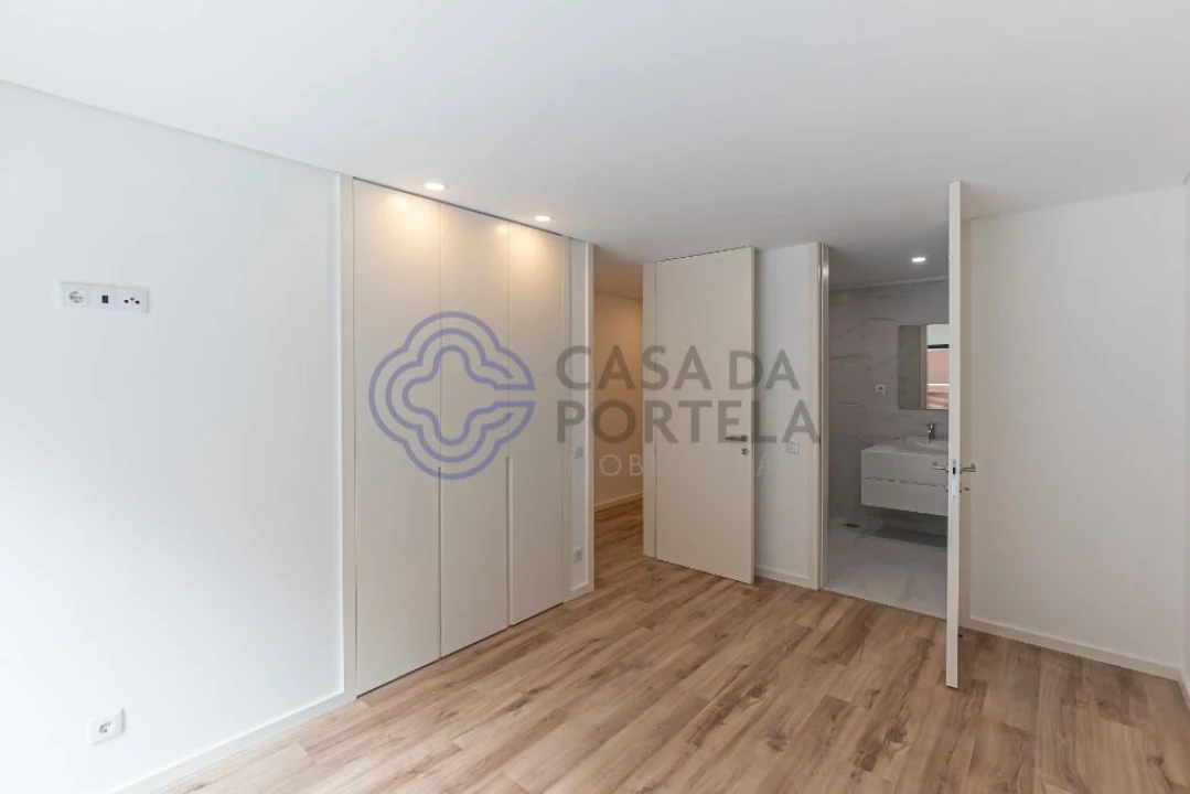 Apartamento T2 para Venda em Santa Maria de Lamas Foto 7