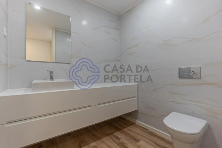 Apartamento T2 para Venda em Santa Maria de Lamas Foto 10