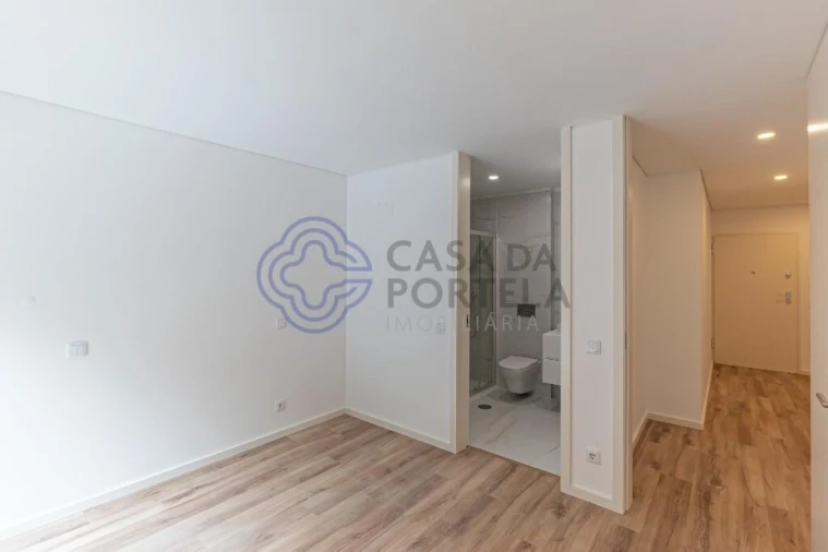 Apartamento T2 para Venda em Santa Maria de Lamas Foto 3