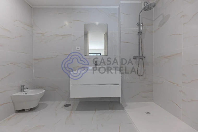 Apartamento T2 para Venda em Santa Maria de Lamas Foto 8