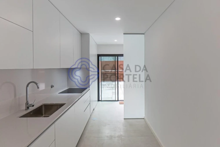 Apartamento T2 para Venda em Santa Maria de Lamas Foto 15