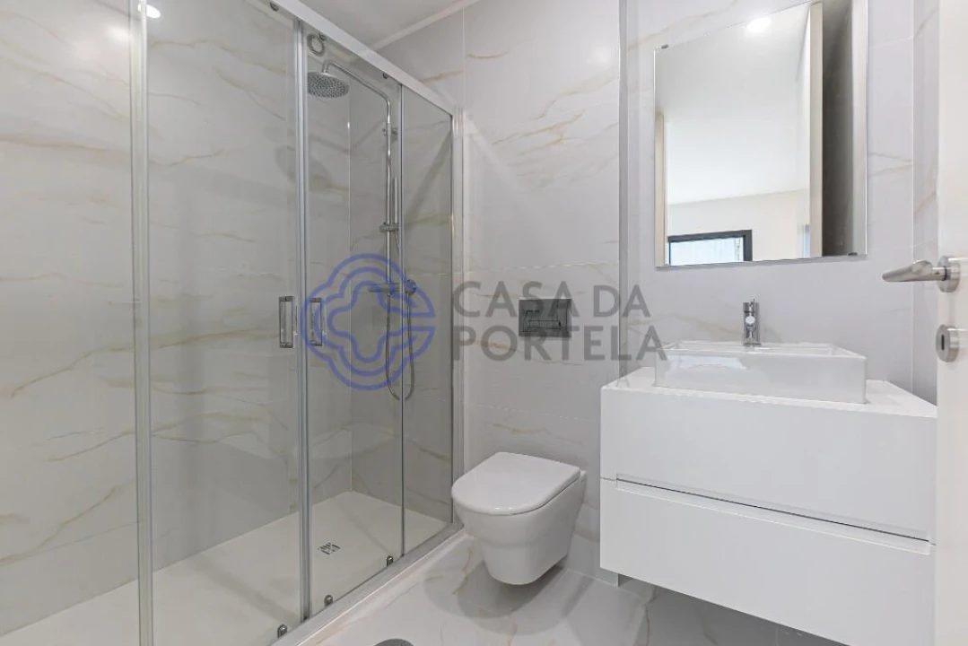 Apartamento T2 para Venda em Santa Maria de Lamas Foto 5