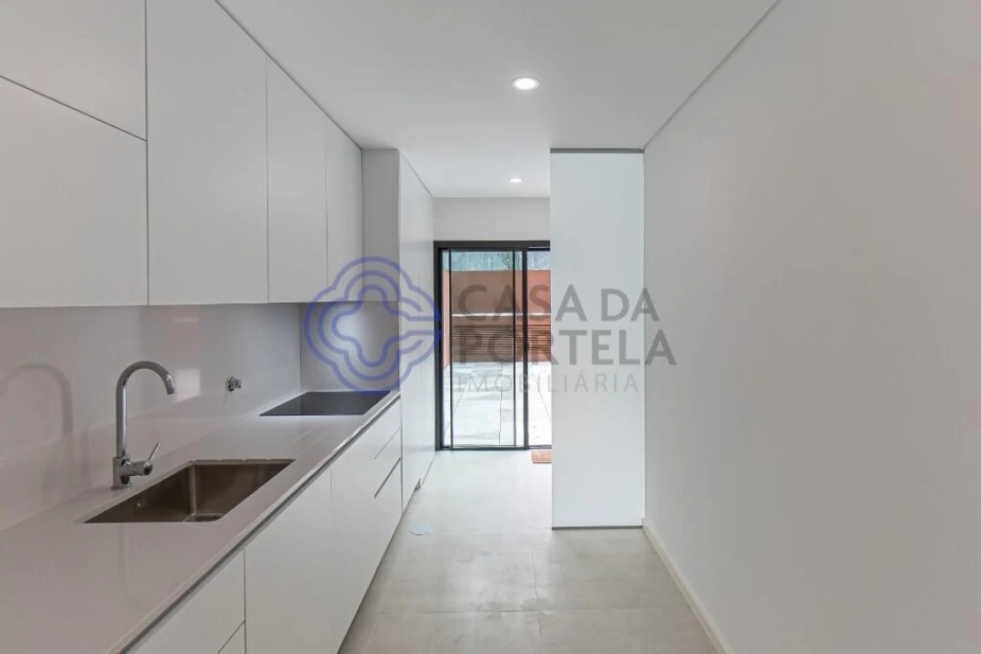 Apartamento T2 para Venda em Santa Maria de Lamas Foto 15
