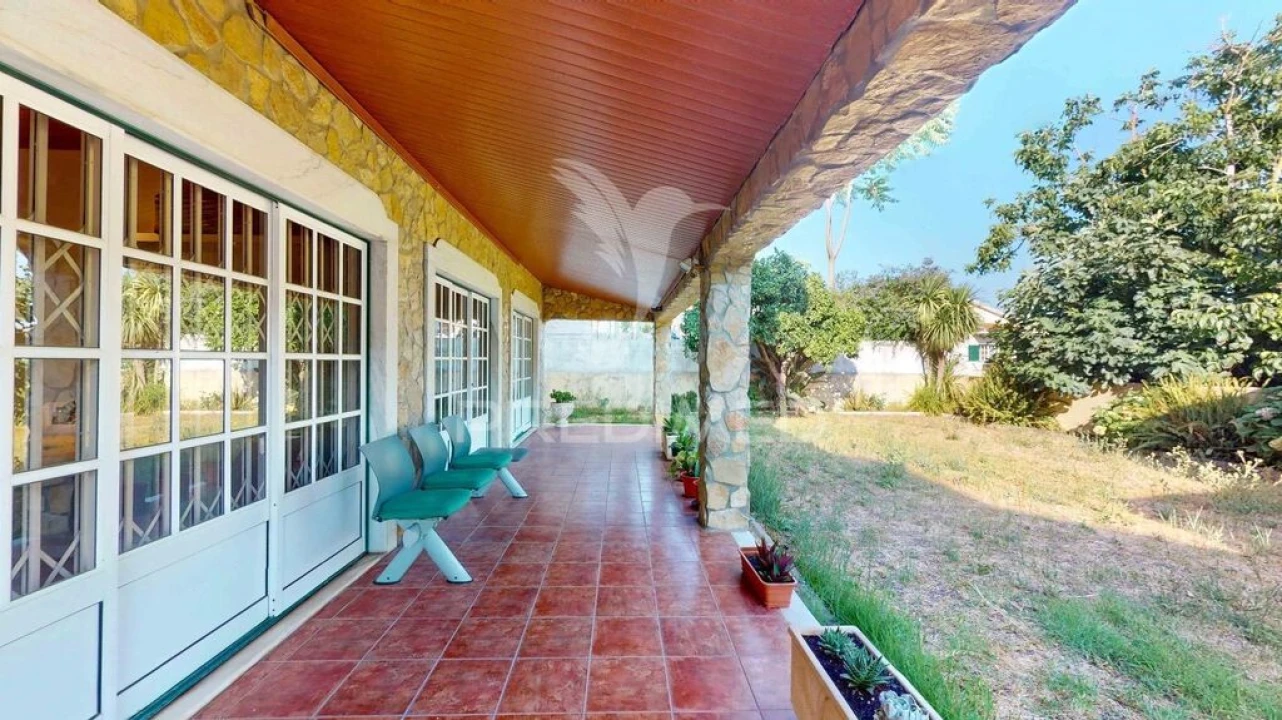 Moradia T4 para Venda em Ramada e Caneças Foto 7