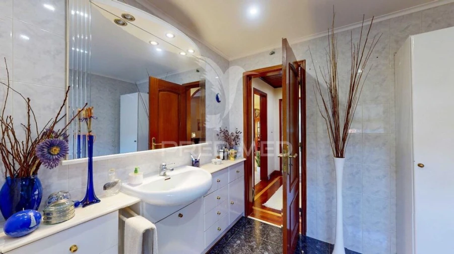 Moradia T4 para Venda em Ramada e Caneças Foto 19