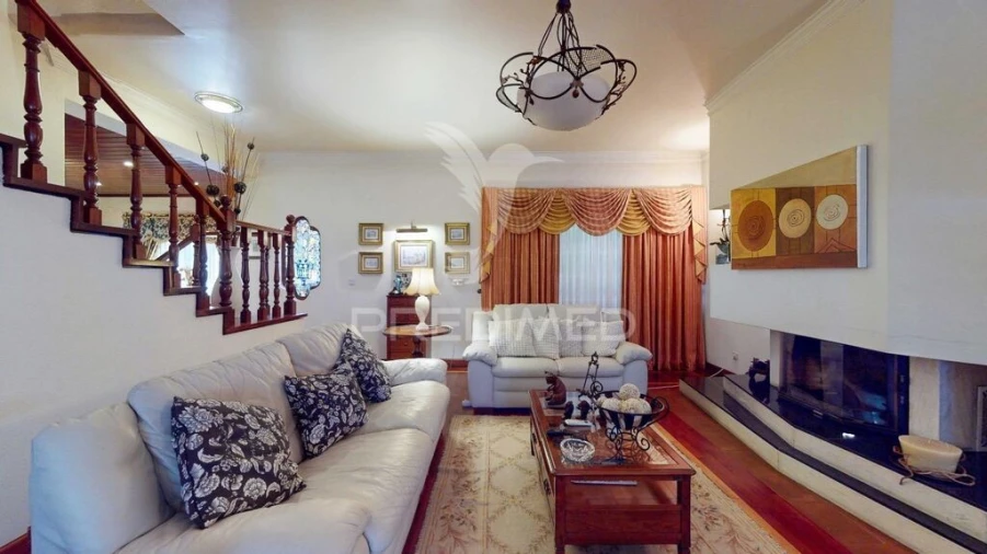 Moradia T4 para Venda em Ramada e Caneças Foto 14