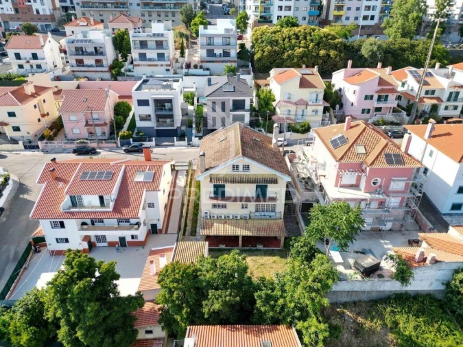 Moradia T4 para Venda em Ramada e Caneças Foto 2