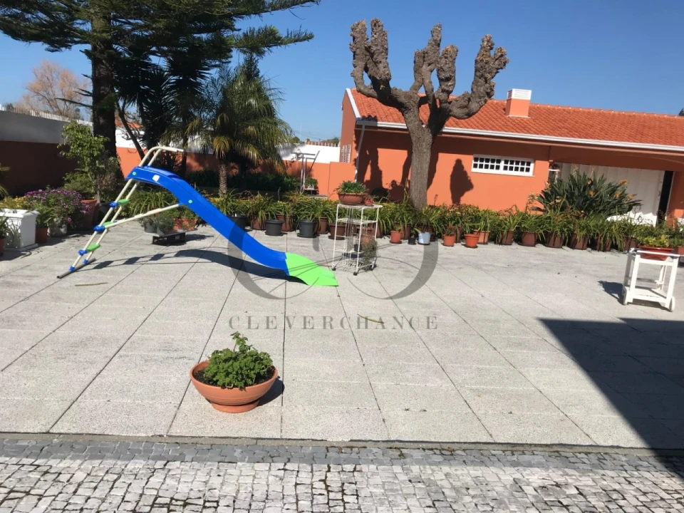 Moradia T5 para Venda em Arcozelo Foto 5