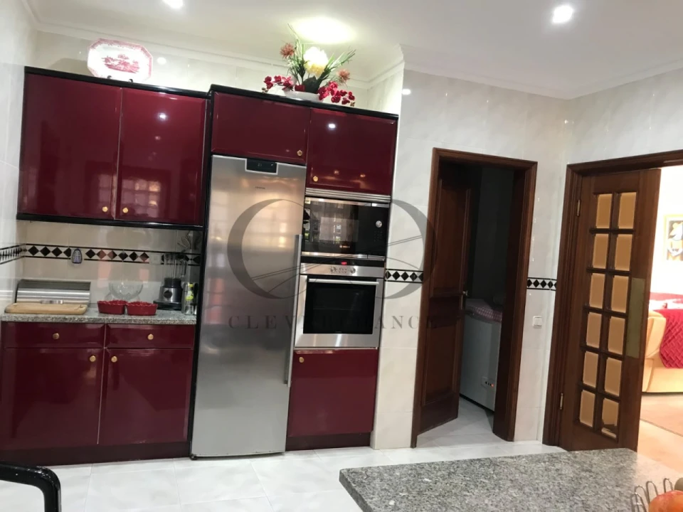 Moradia T5 para Venda em Arcozelo Foto 12