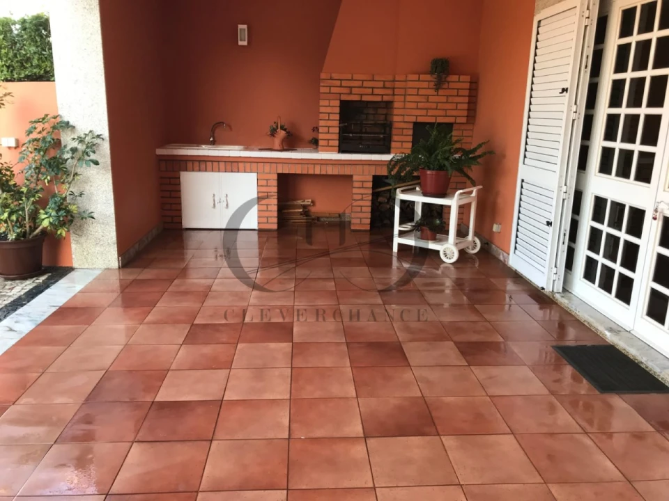 Moradia T5 para Venda em Arcozelo Foto 13