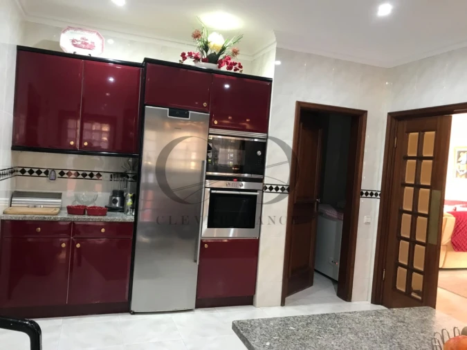 Moradia T5 para Venda em Arcozelo Foto 12