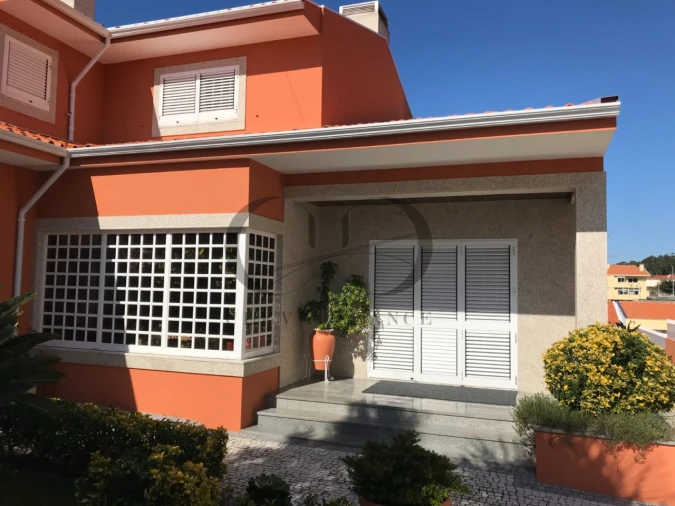 Moradia T5 para Venda em Arcozelo Foto 4