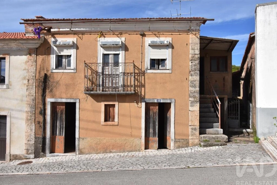 Moradia T4 para Venda em Cumeeira Foto 1