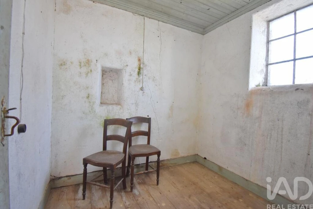 Moradia T4 para Venda em Cumeeira Foto 13