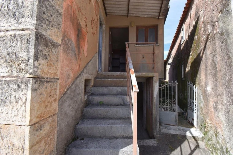 Moradia T4 para Venda em Cumeeira Foto 4