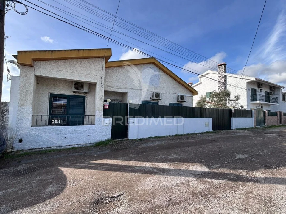 Moradia T3 para Venda em Santo Antonio da Charneca Foto 2