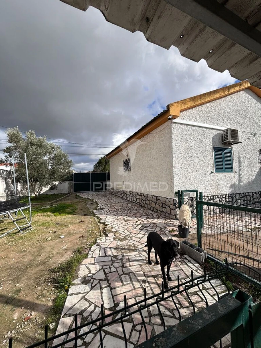 Moradia T3 para Venda em Santo Antonio da Charneca Foto 4