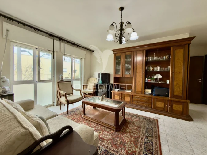 Apartamento T2 para Venda em Caparica e Trafaria Foto 3