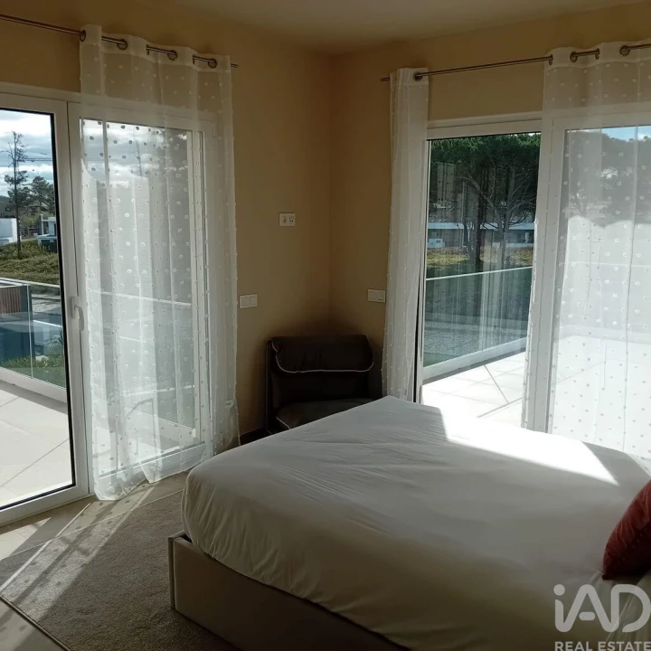 Moradia T4 para Venda em Vau Foto 11