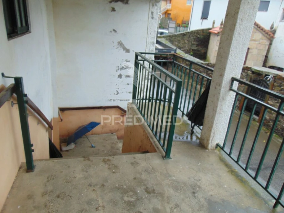 Moradia T3 para Venda em Abaças Foto 4